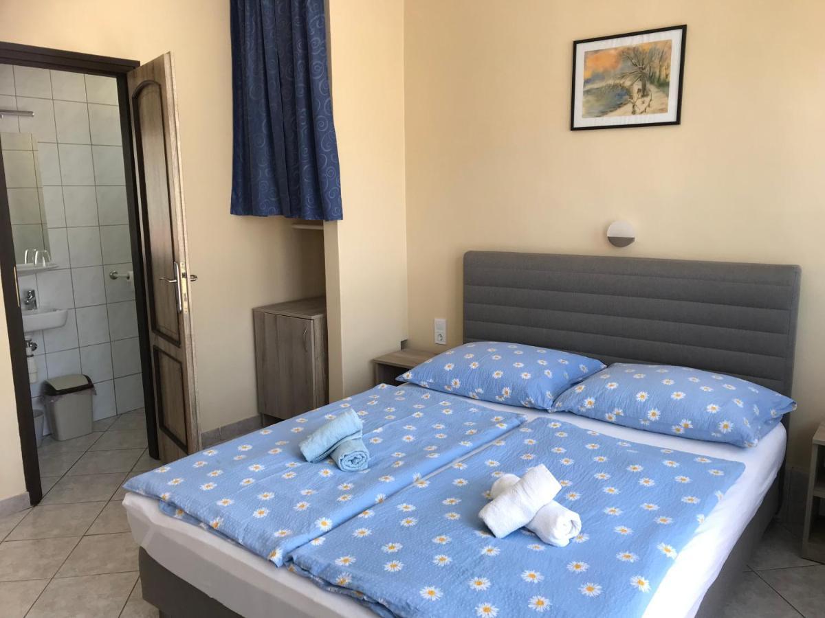 Farkas Vendeghaz Hotel Sopron Buitenkant foto