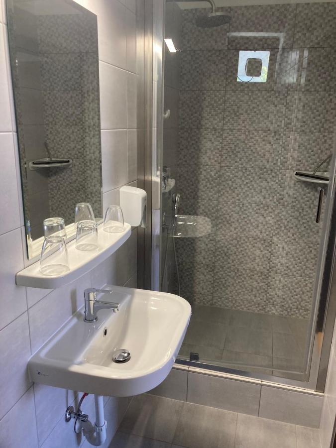 Farkas Vendeghaz Hotel Sopron Buitenkant foto