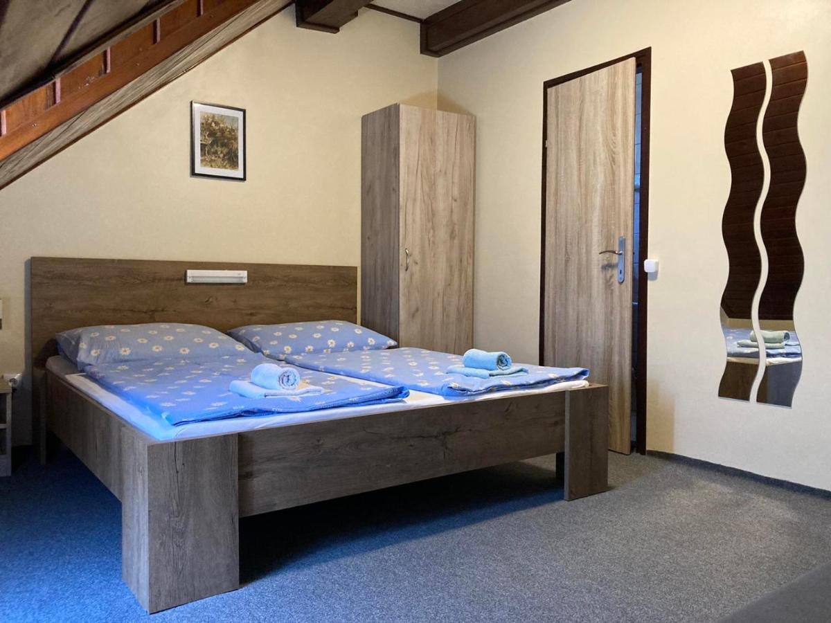 Farkas Vendeghaz Hotel Sopron Buitenkant foto