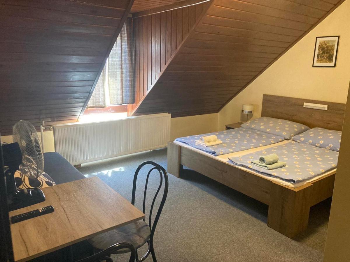 Farkas Vendeghaz Hotel Sopron Buitenkant foto