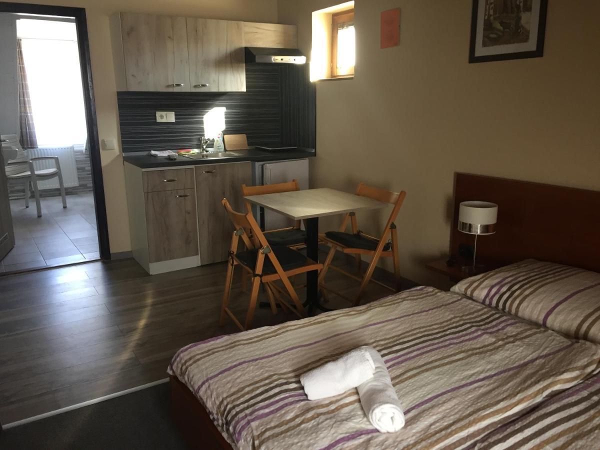 Farkas Vendeghaz Hotel Sopron Buitenkant foto
