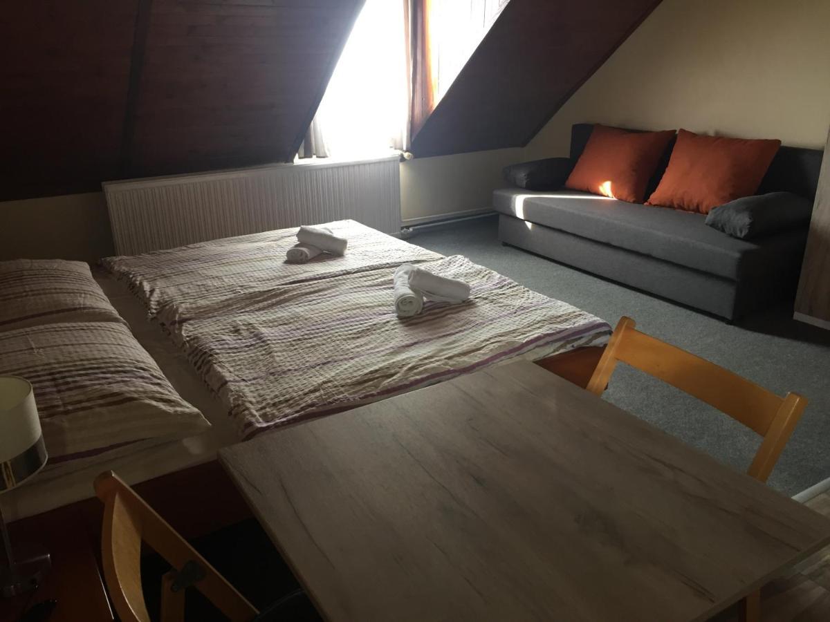 Farkas Vendeghaz Hotel Sopron Buitenkant foto